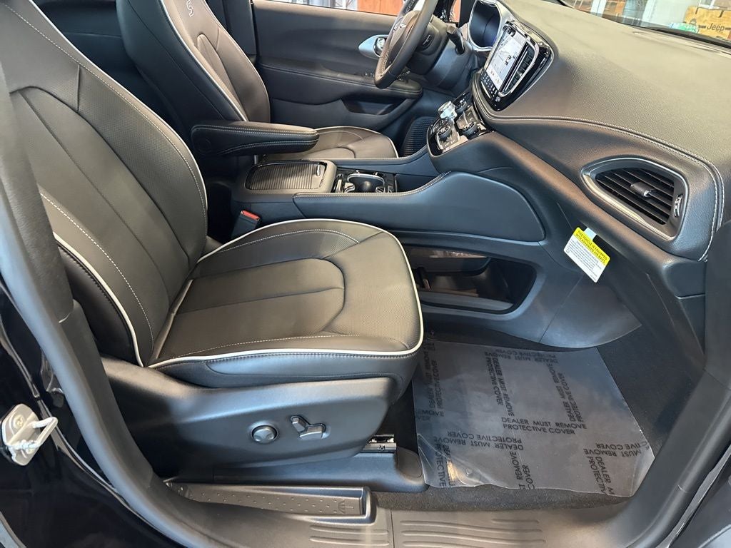 2026 Chrysler Pacifica PACIFICA LIMITED AWD