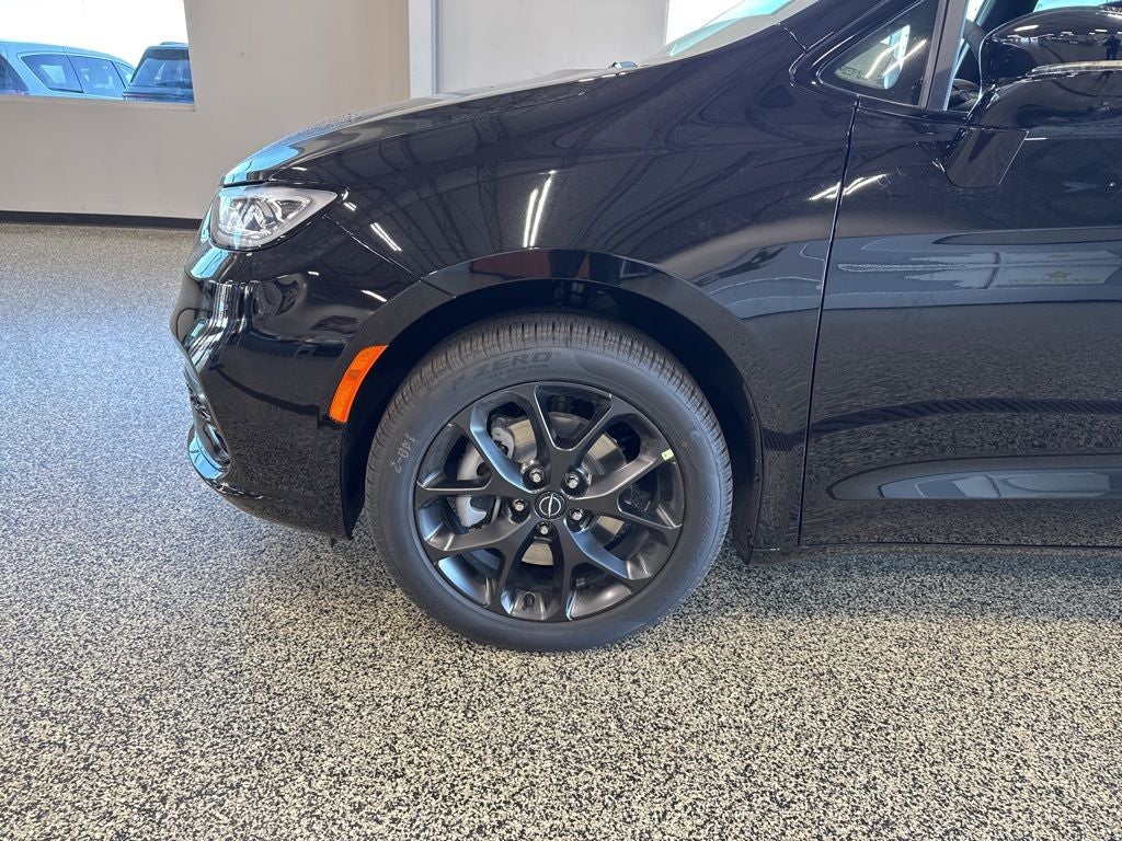 2026 Chrysler Pacifica PACIFICA LIMITED AWD