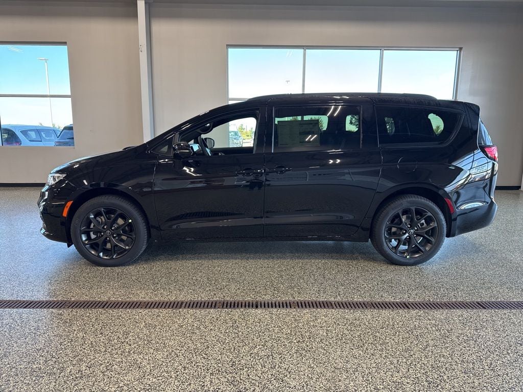 2026 Chrysler Pacifica PACIFICA LIMITED AWD