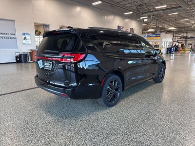 2026 Chrysler Pacifica PACIFICA LIMITED AWD