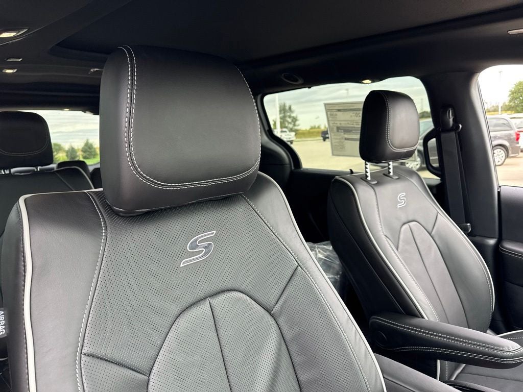 2027 Chrysler Pacifica PACIFICA LIMITED AWD