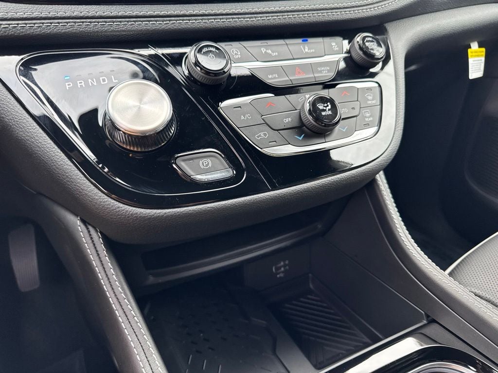 2027 Chrysler Pacifica PACIFICA LIMITED AWD
