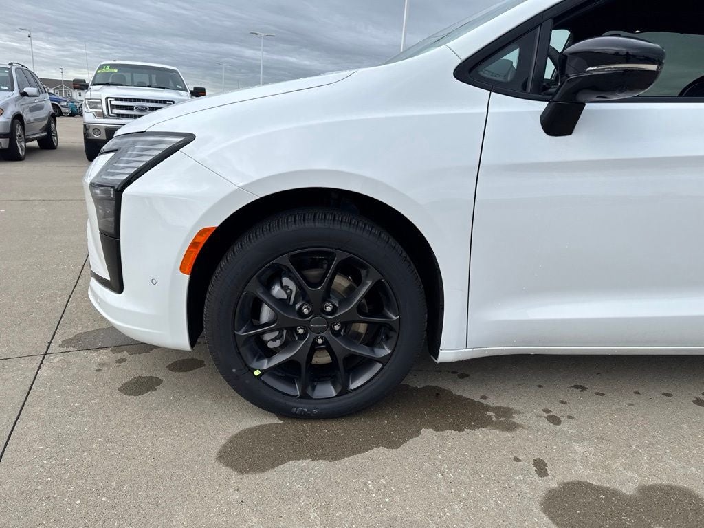 2027 Chrysler Pacifica PACIFICA LIMITED AWD