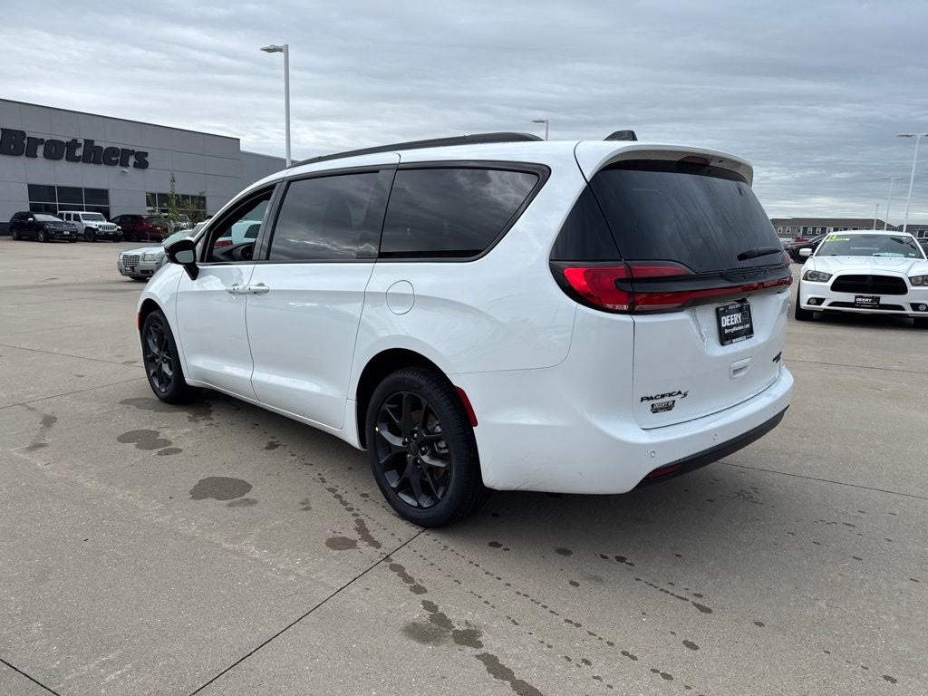 2027 Chrysler Pacifica PACIFICA LIMITED AWD
