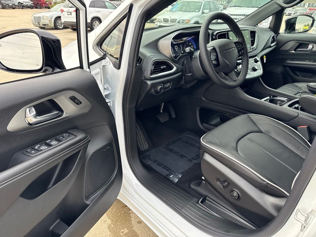 2027 Chrysler Pacifica PACIFICA LIMITED AWD