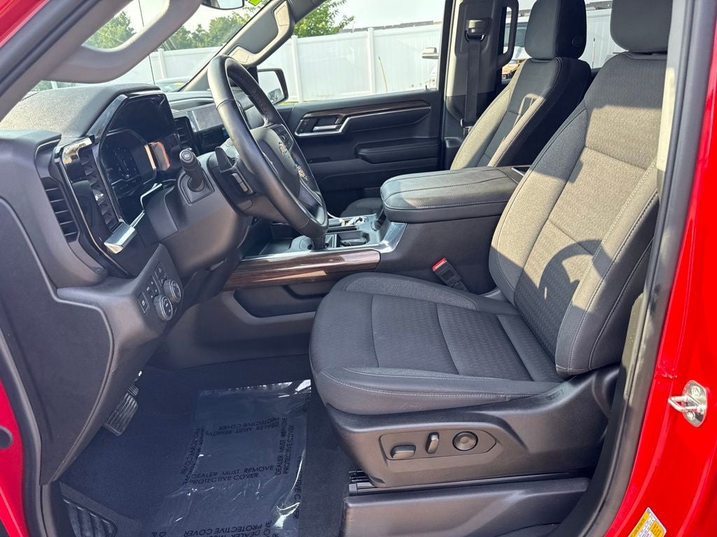 2024 Chevrolet Silverado 1500 4WD Crew Cab Short Bed LT