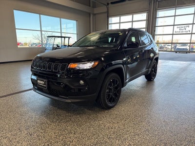2025 Jeep Compass COMPASS LATITUDE 4X4