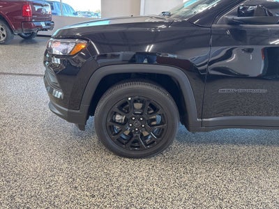 2025 Jeep Compass COMPASS LATITUDE 4X4