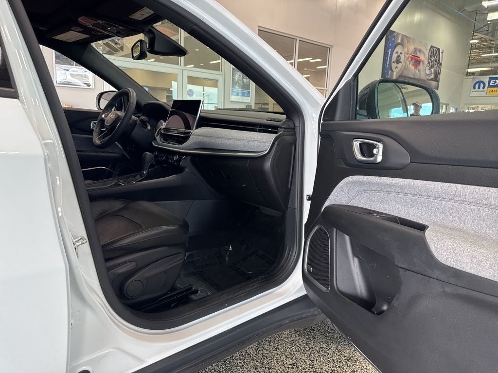 2023 Jeep Compass Latitude Lux FWD