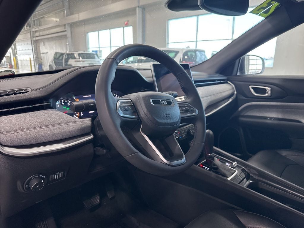 2023 Jeep Compass Latitude Lux FWD