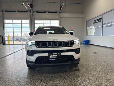 2023 Jeep Compass Latitude Lux FWD