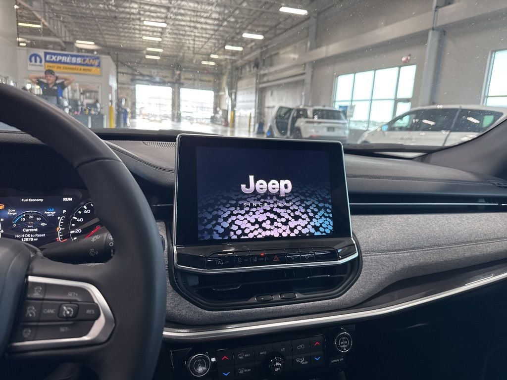 2023 Jeep Compass Latitude Lux FWD