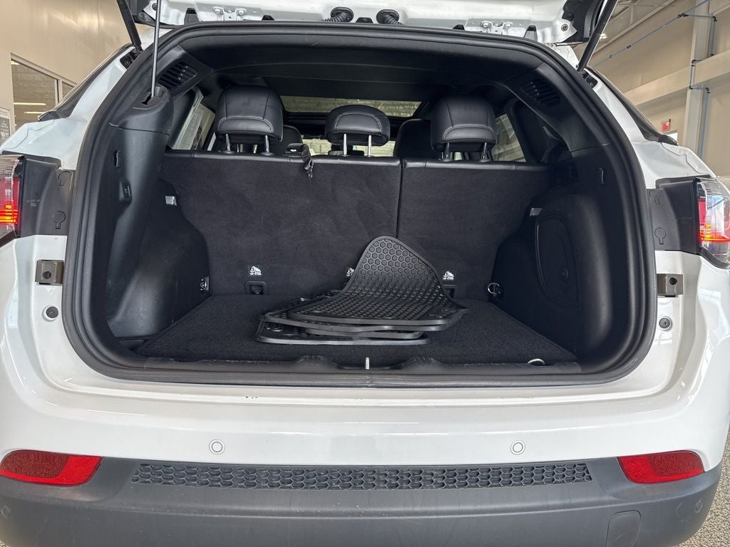 2023 Jeep Compass Latitude Lux FWD