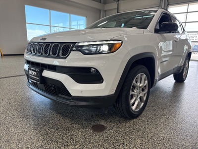 2023 Jeep Compass Latitude Lux FWD