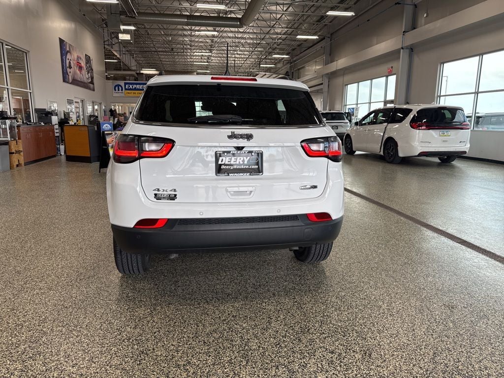 2023 Jeep Compass Latitude Lux FWD