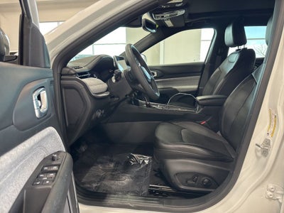 2023 Jeep Compass Latitude Lux FWD