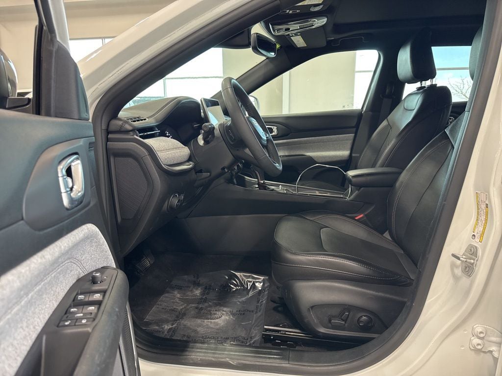 2023 Jeep Compass Latitude Lux FWD