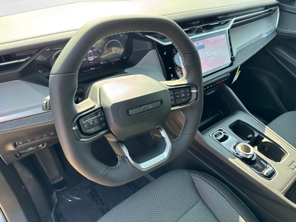 2026 Jeep Cherokee CHEROKEE LAREDO 4X4
