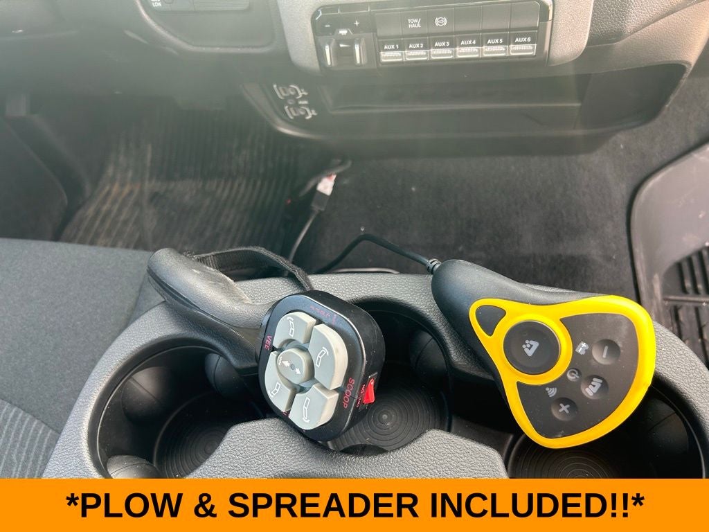 2024 RAM 3500 Tradesman Regular Cab 4x4 8' Box