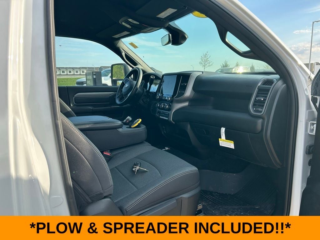2024 RAM 3500 Tradesman Regular Cab 4x4 8' Box