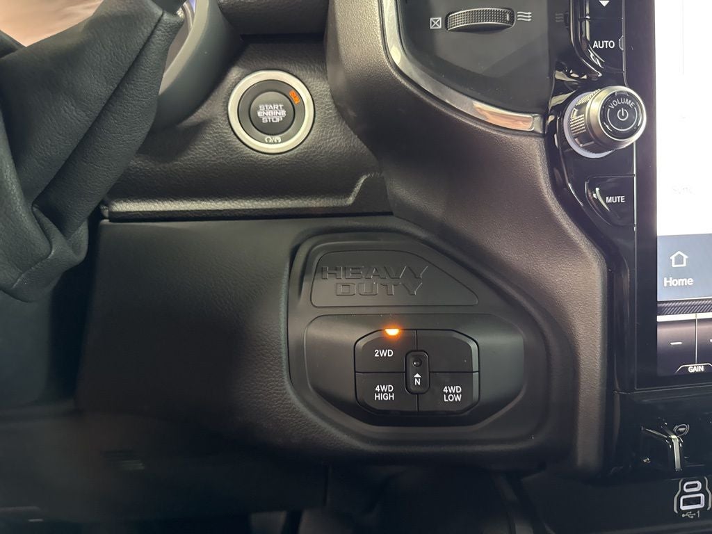 2025 RAM 2500 Laramie Crew Cab 4x4 6'4' Box