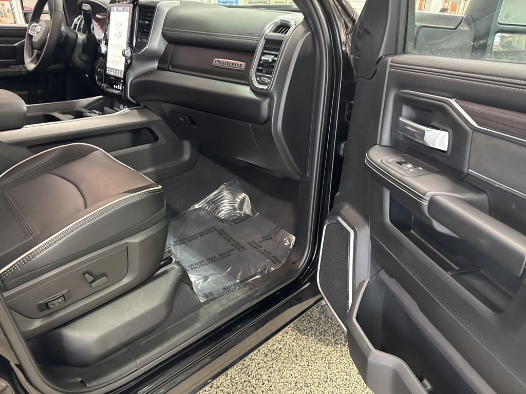 2025 RAM 2500 Laramie Crew Cab 4x4 6'4' Box