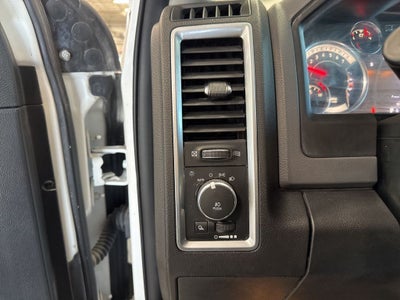 2017 RAM 1500 Big Horn Crew Cab 4x4 5'7' Box