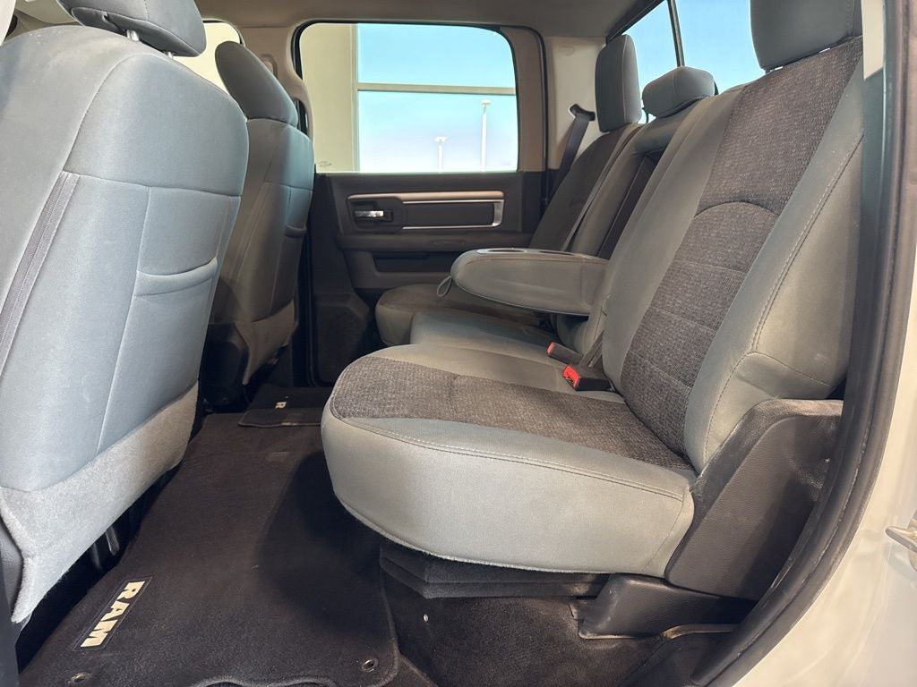 2017 RAM 1500 Big Horn Crew Cab 4x4 5'7' Box