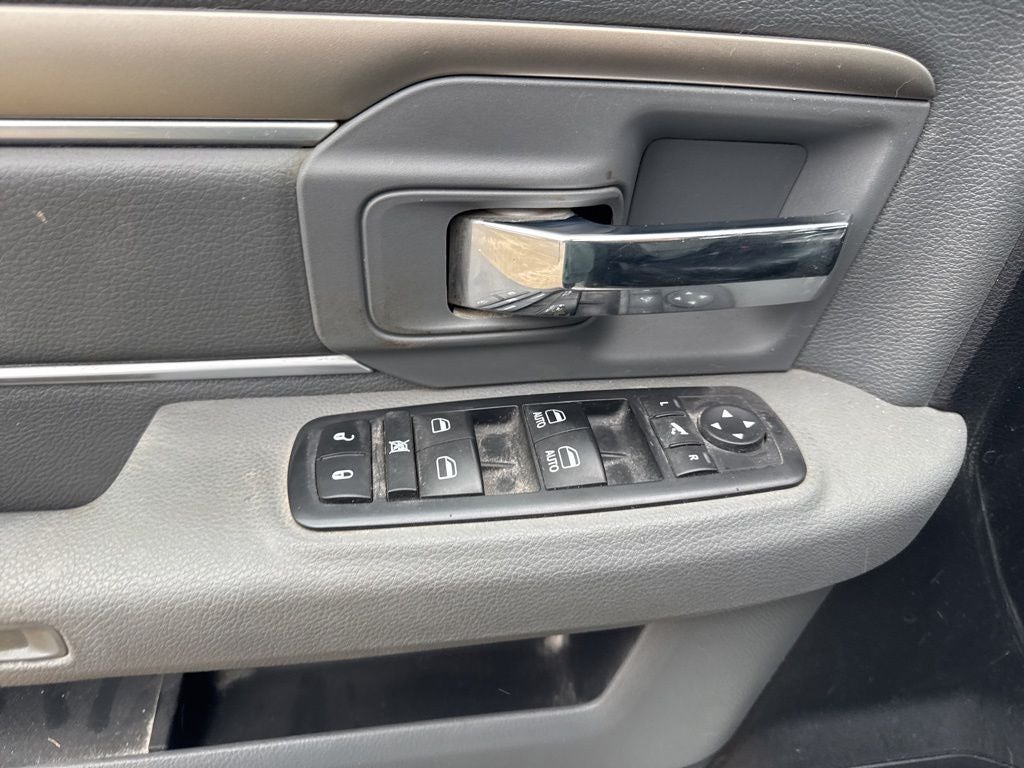 2017 RAM 1500 Big Horn Crew Cab 4x4 5'7' Box