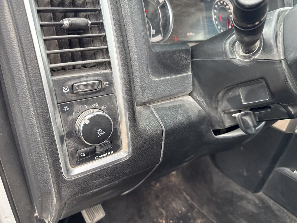 2017 RAM 1500 Big Horn Crew Cab 4x4 5'7' Box