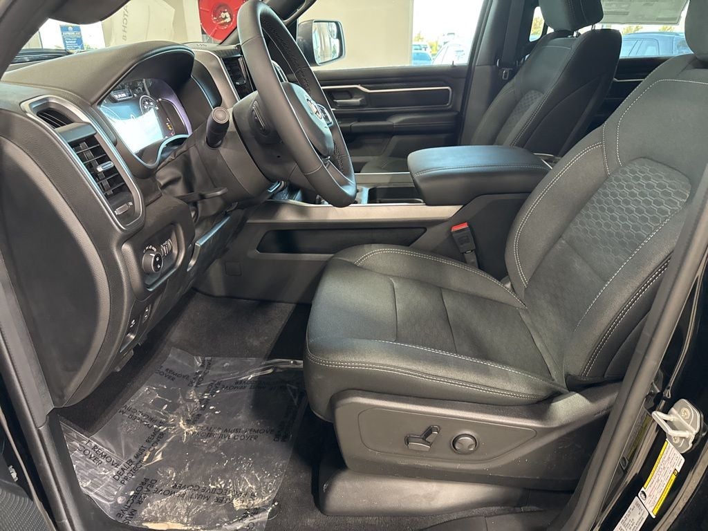 2025 RAM Ram 1500 RAM 1500 BIG HORN CREW CAB 4X4 5'7' BOX