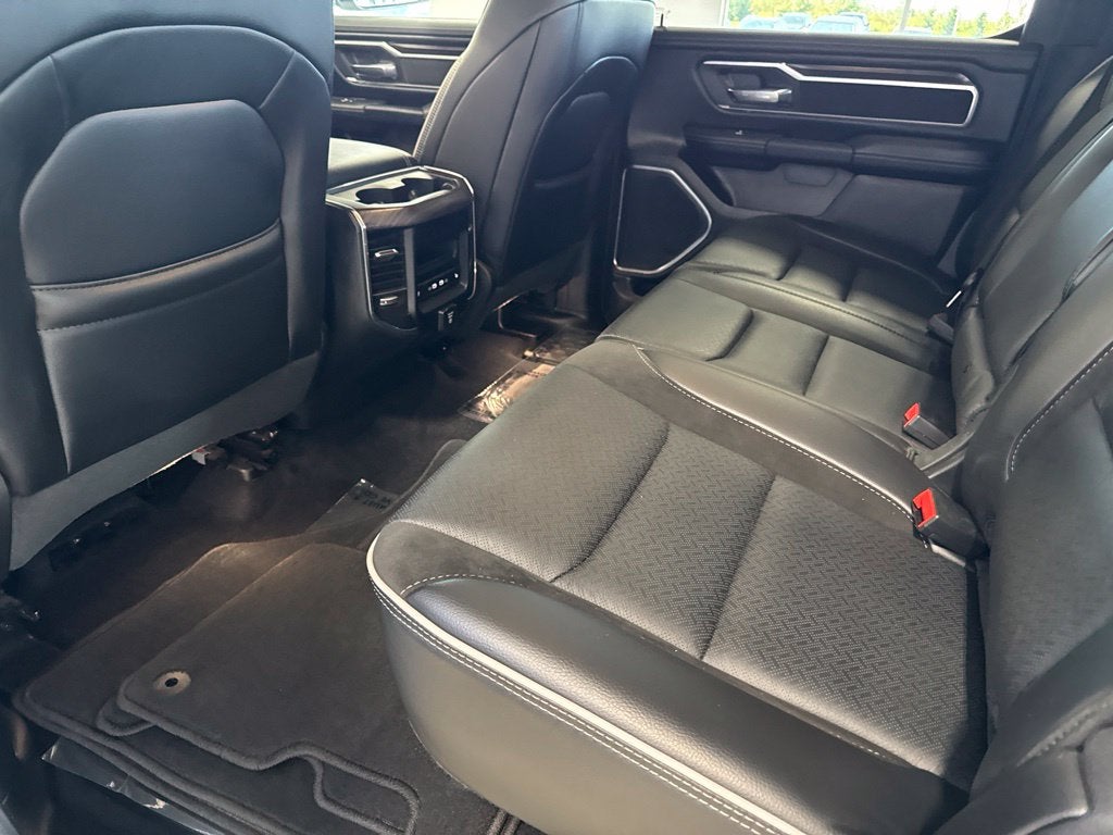 2026 RAM 1500 Laramie Crew Cab 4x4 5'7' Box