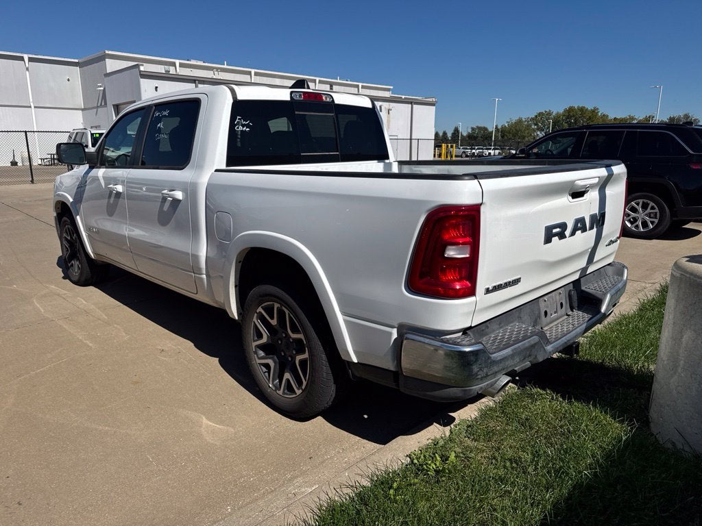 2026 RAM 1500 Laramie Crew Cab 4x4 5'7' Box