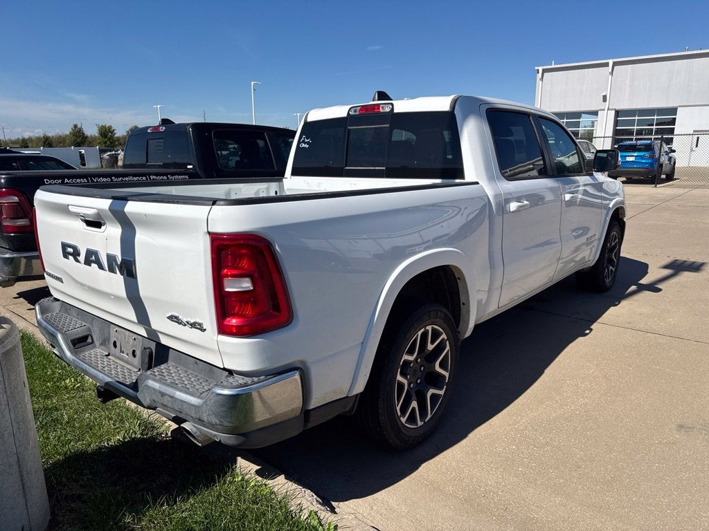2026 RAM 1500 Laramie Crew Cab 4x4 5'7' Box
