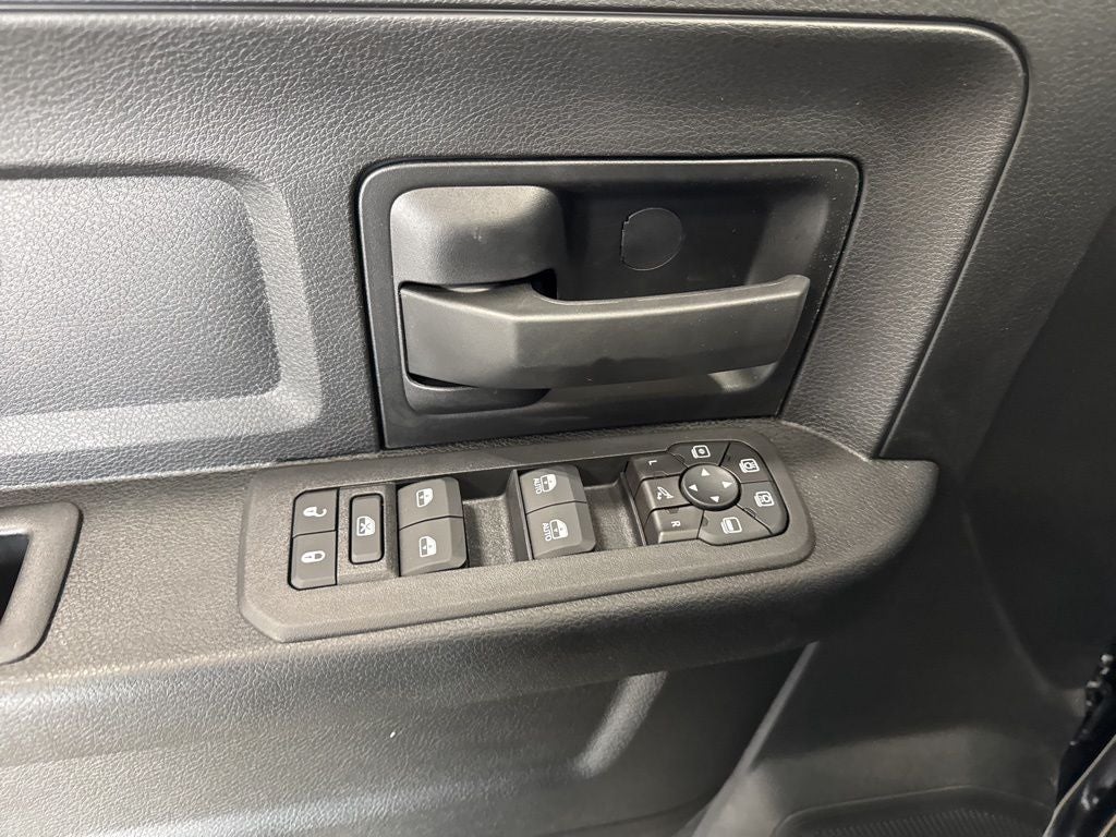 2026 RAM Ram 2500 RAM 2500 BLACK EXPRESS CREW CAB 4X4 6'4' BOX