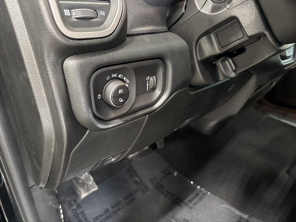 2026 RAM Ram 2500 RAM 2500 BLACK EXPRESS CREW CAB 4X4 6'4' BOX