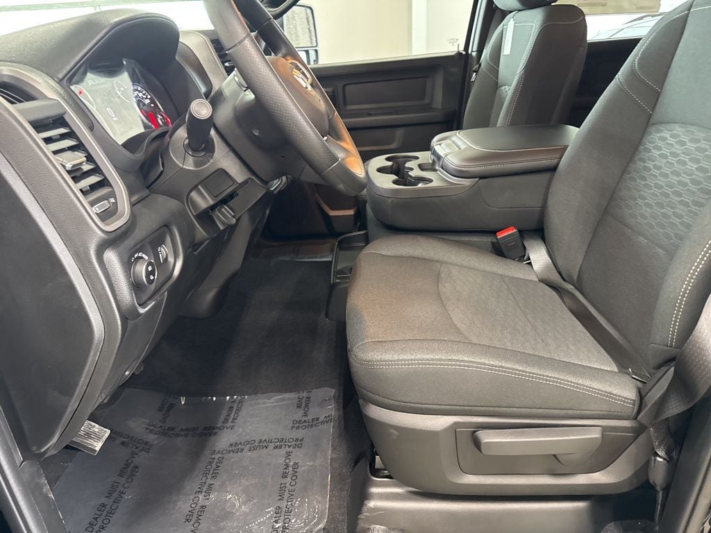 2026 RAM Ram 2500 RAM 2500 BLACK EXPRESS CREW CAB 4X4 6'4' BOX