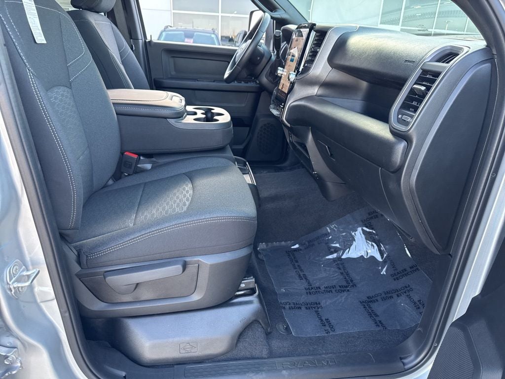 2026 RAM Ram 2500 RAM 2500 BLACK EXPRESS CREW CAB 4X4 6'4' BOX