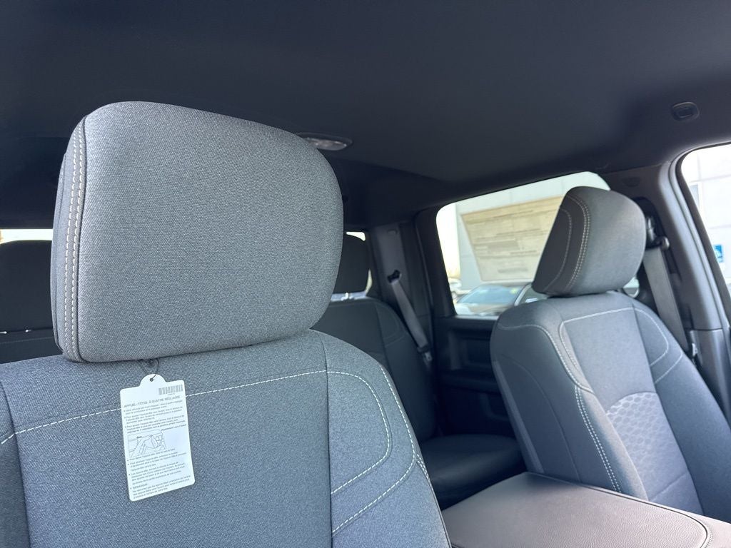 2026 RAM Ram 2500 RAM 2500 BLACK EXPRESS CREW CAB 4X4 6'4' BOX