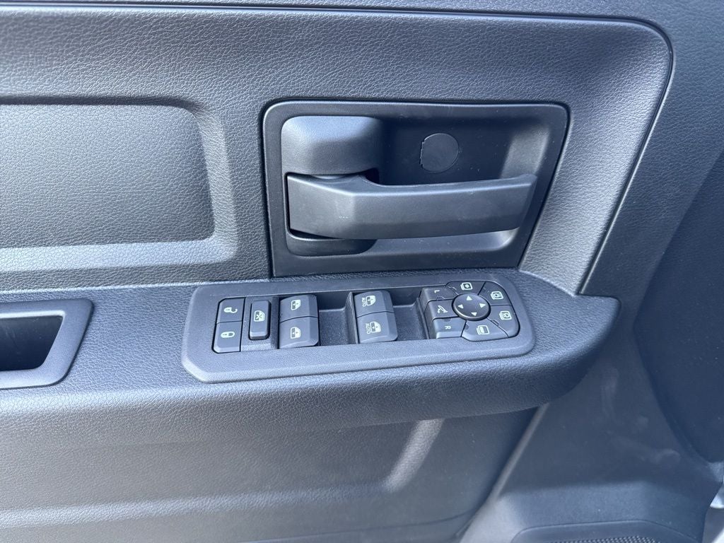 2026 RAM Ram 2500 RAM 2500 BLACK EXPRESS CREW CAB 4X4 6'4' BOX