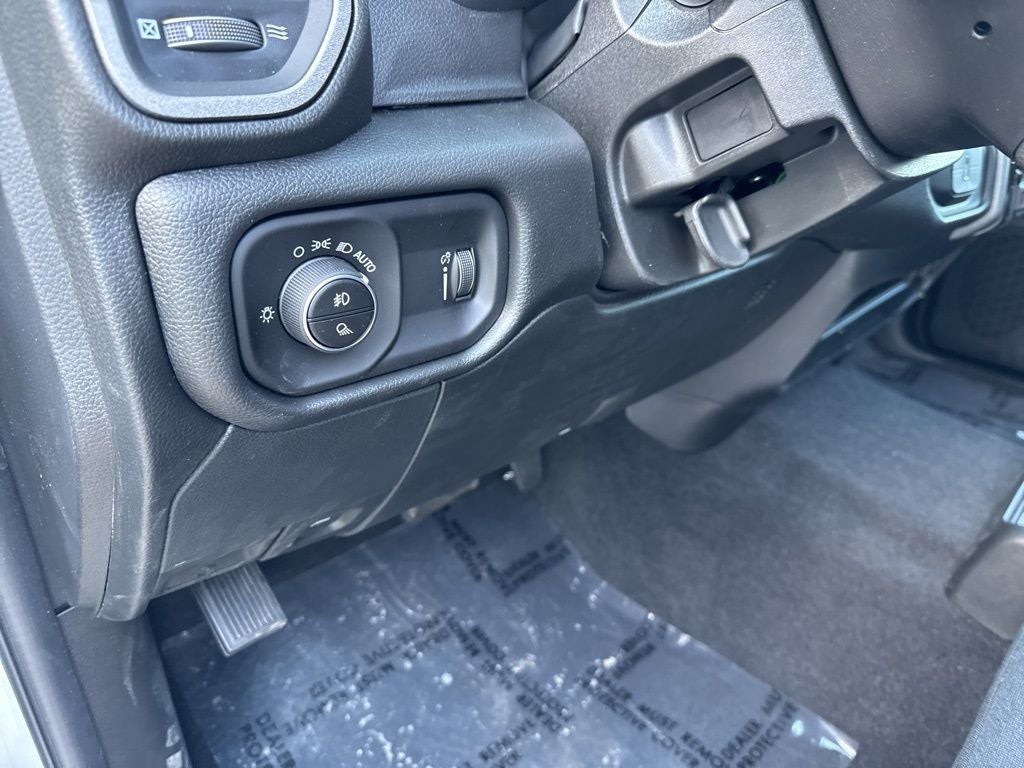 2026 RAM Ram 2500 RAM 2500 BLACK EXPRESS CREW CAB 4X4 6'4' BOX