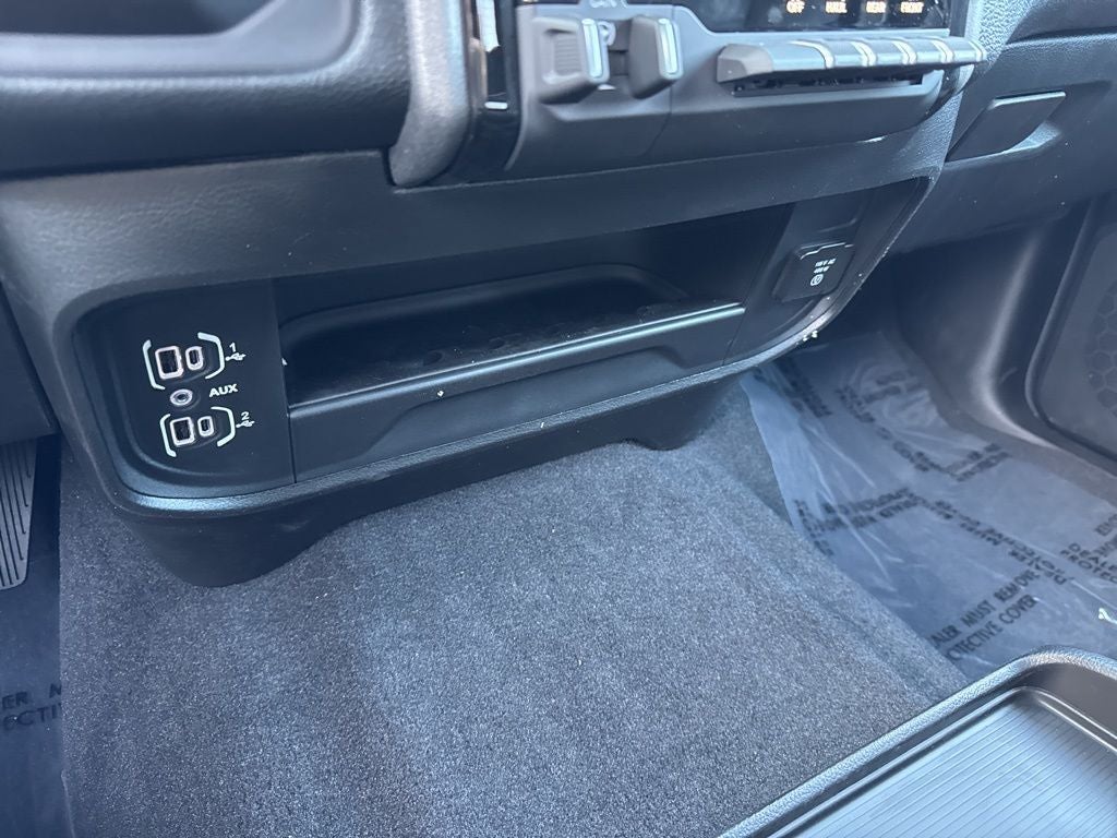 2026 RAM Ram 2500 RAM 2500 BLACK EXPRESS CREW CAB 4X4 6'4' BOX