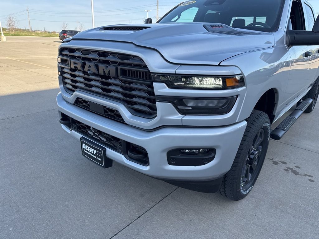 2026 RAM Ram 2500 RAM 2500 BLACK EXPRESS CREW CAB 4X4 6'4' BOX