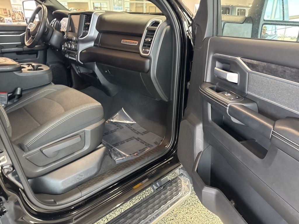 2023 RAM 2500 Big Horn Crew Cab 4x4 6'4' Box