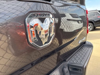 2019 RAM 2500 Laramie Crew Cab 4x4 6'4' Box