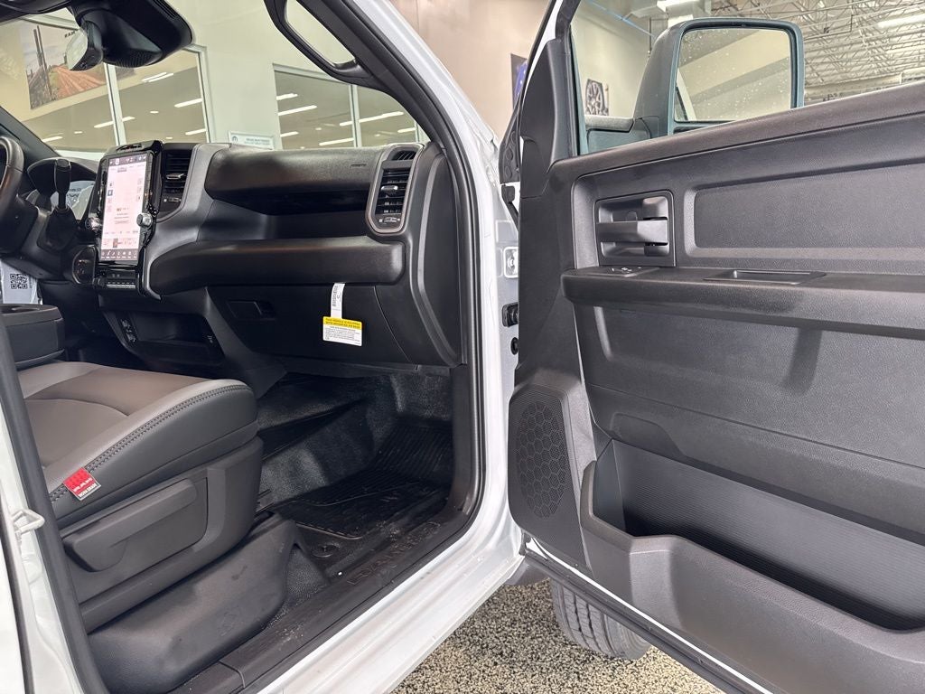 2026 RAM Ram 5500 Chassis Cab RAM 5500 TRADESMAN CHASSIS CREW CAB 4X4 60' CA