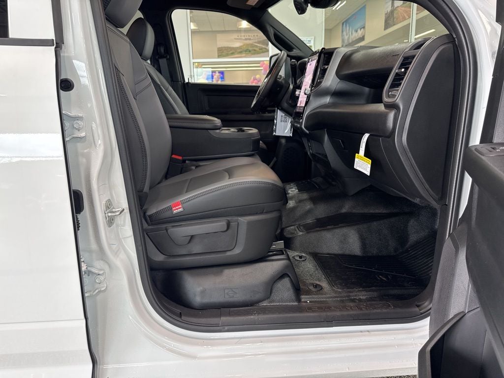 2026 RAM Ram 5500 Chassis Cab RAM 5500 TRADESMAN CHASSIS CREW CAB 4X4 60' CA