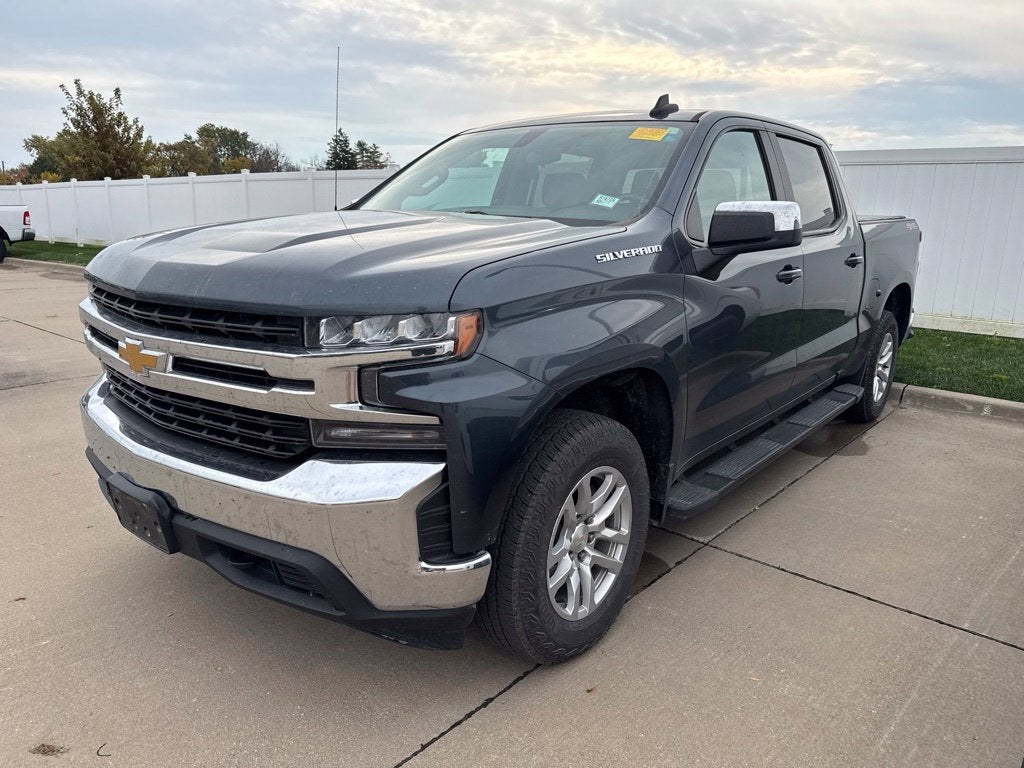 2020 Chevrolet Silverado 1500 4WD Crew Cab Short Bed LT