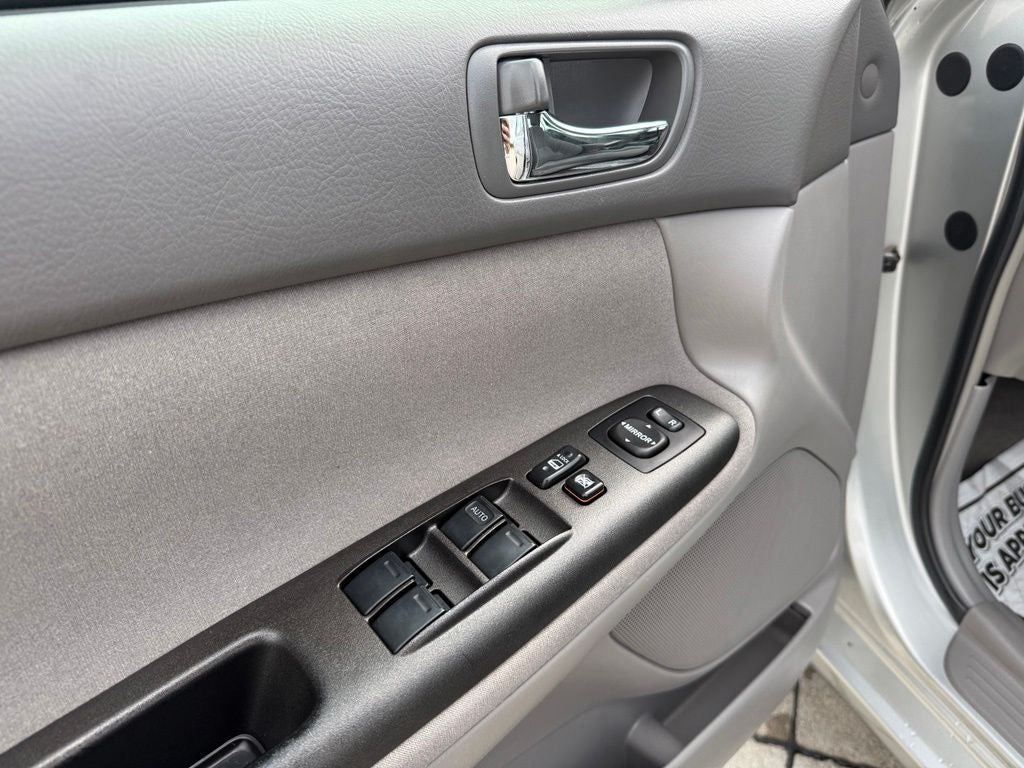 2005 Toyota Camry LE