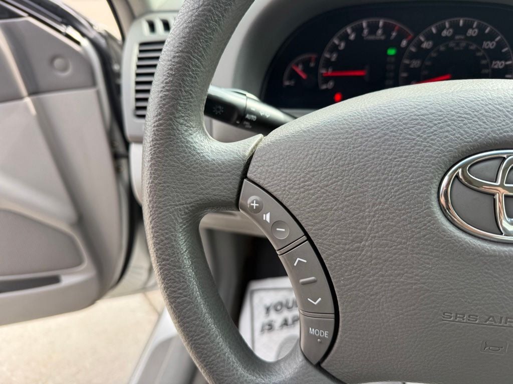 2005 Toyota Camry LE